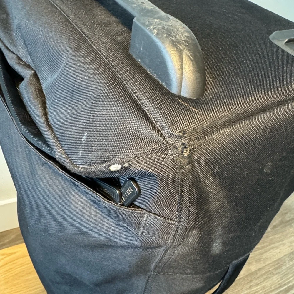 Herschel Supply Co. Outfitter Wheelie Luggage 50L - Picture 6 of 7